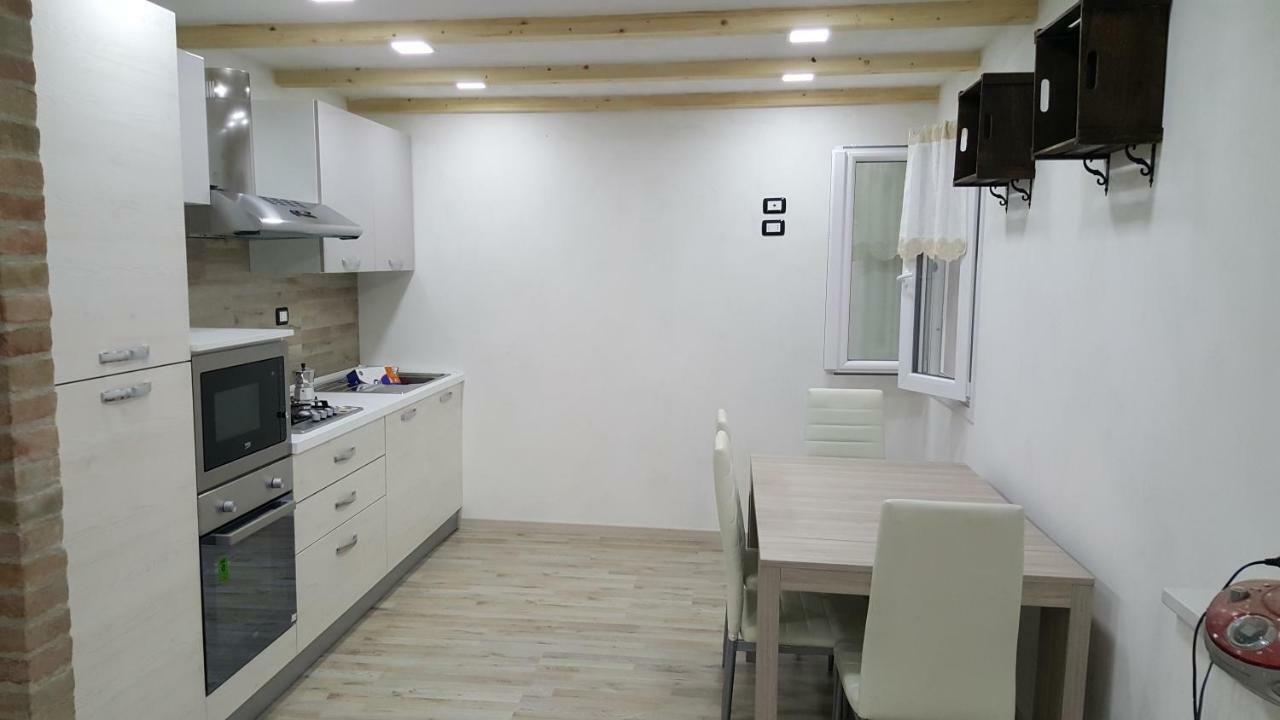 Bomboniera Apartment Comacchio Bagian luar foto